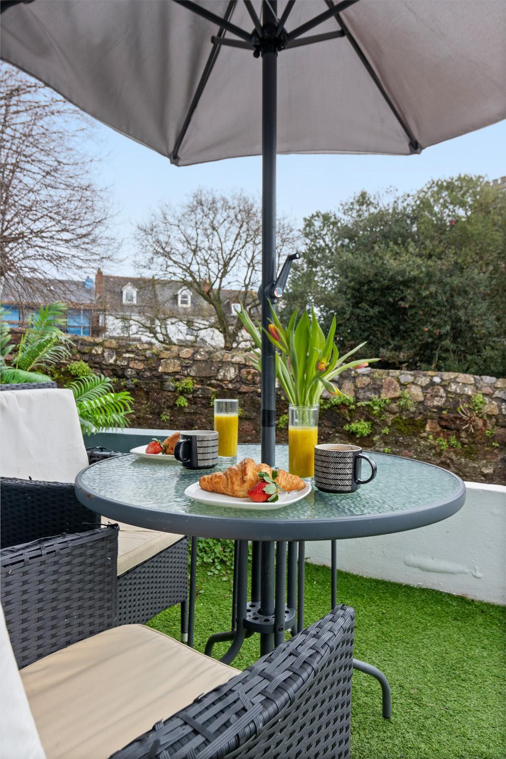 Stylish 2 Bed Apartment Near Beach, Parking, Wifi, Netflix Teignmouth Esterno foto